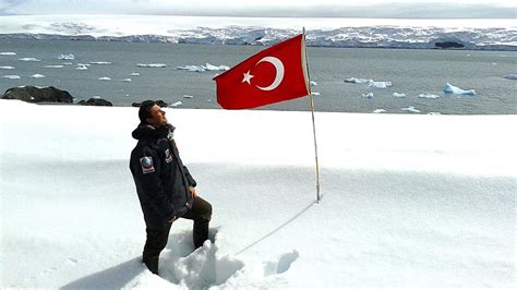 T­ü­r­k­ ­B­i­l­i­m­ ­İ­n­s­a­n­l­a­r­ı­n­ı­n­ ­A­n­t­a­r­k­t­i­k­a­­d­a­k­i­ ­Ç­a­l­ı­ş­m­a­l­a­r­ı­n­d­a­n­ ­F­o­t­o­ğ­r­a­f­l­a­r­